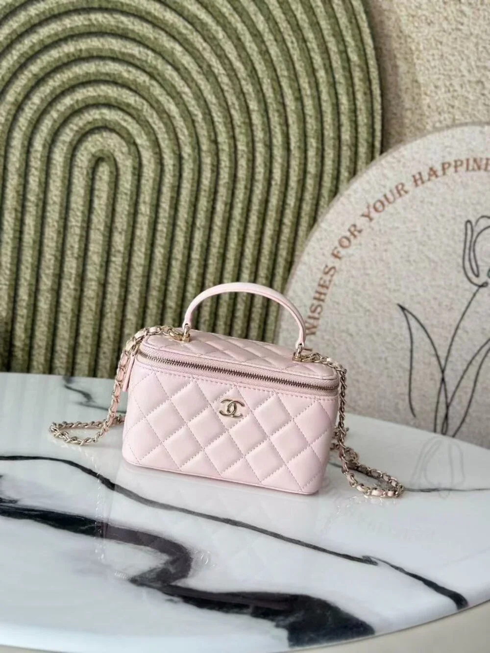 Classic CHANEL Bag: A Stylish and Versatile Choice for Elegance
